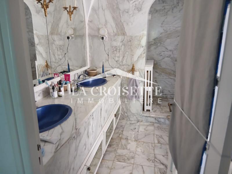 Villa S+4 avec piscine et jardin à La Marsa